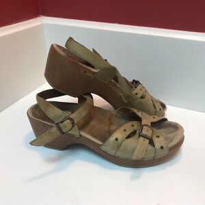 Dansko Sissy Strappy Clog Heeled Sandals in Tan Leather (38)